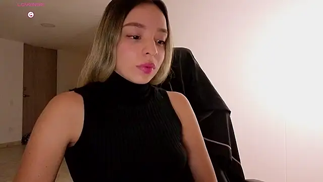 Aliceross11 stripchat live cam model