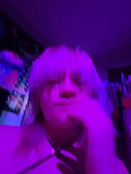 Cutiepiespanks stripchat live cam model