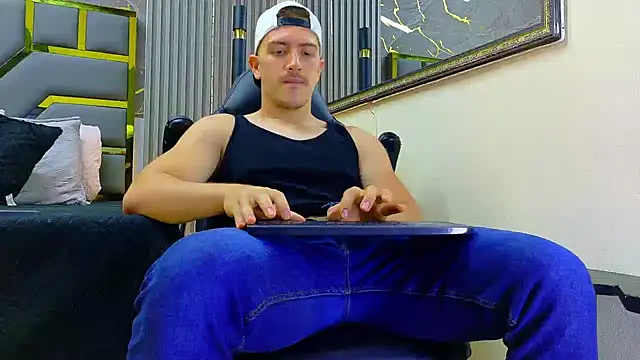 ALANNFERRER stripchat live cam model