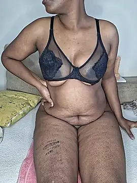 Bianca-luki stripchat live cam model