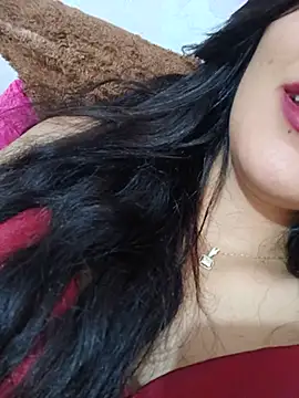 Fatina111 stripchat live cam model
