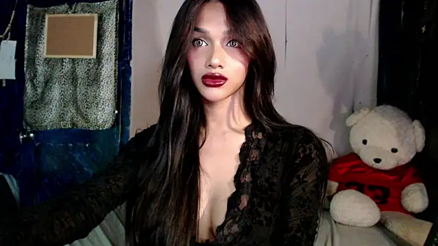 itsmekarinaaa stripchat live cam model