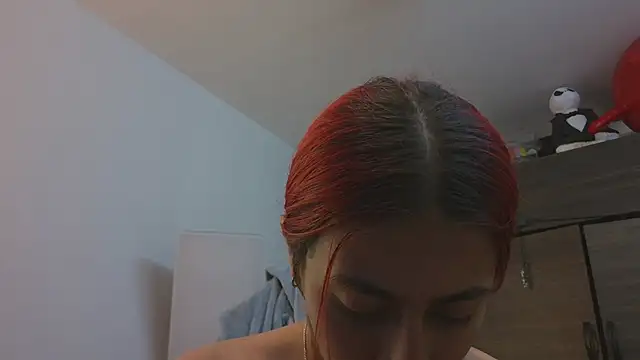 selene_red_ stripchat live cam model