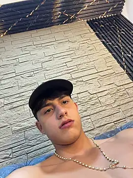 Lander_Cruz stripchat live cam model