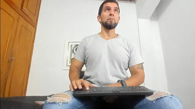 JULESLAKES stripchat live cam model