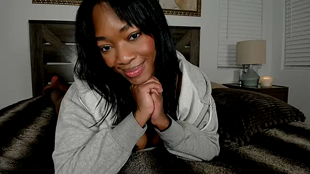 nicolesolace stripchat live cam model