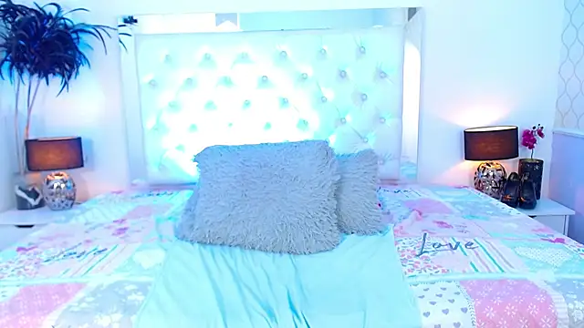 JadeBorue stripchat live cam model