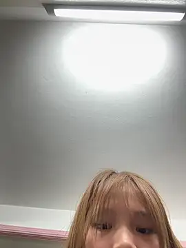Sayhi-bibi stripchat live cam model