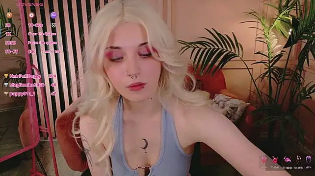 ScarletHarley stripchat live cam model