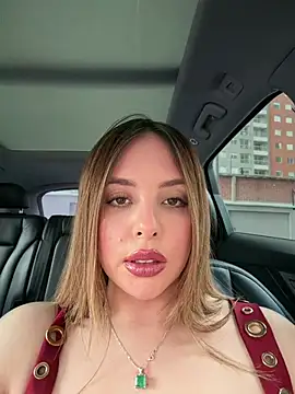 Alirawrz stripchat live cam model