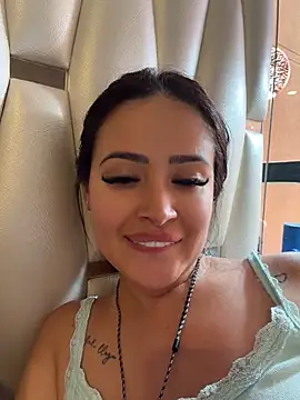 Sara_fun stripchat live cam model
