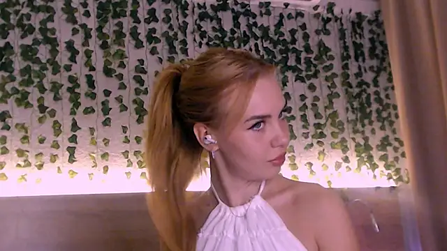 IvyAngel stripchat live cam model