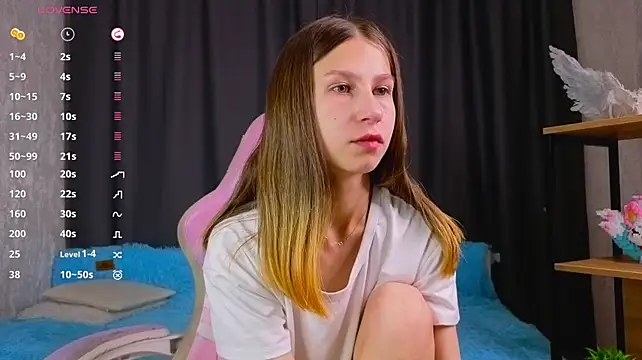 ChristiaHorde stripchat live cam model