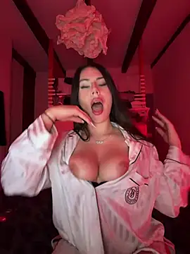ItsNina_ stripchat live cam model
