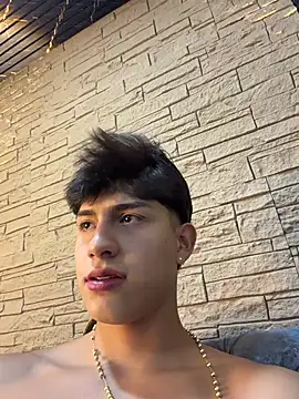 Lander_Cruz stripchat live cam model