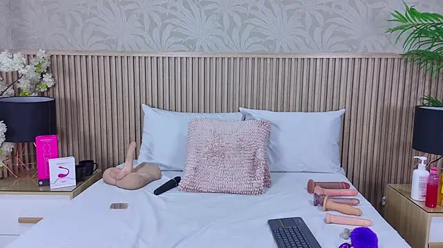Sophie_Vega stripchat live cam model