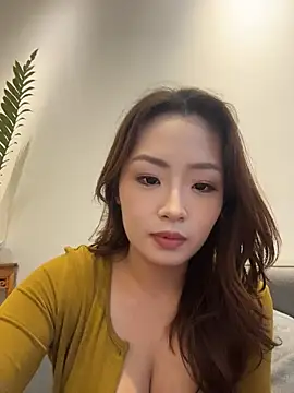 Yomi009 stripchat live cam model