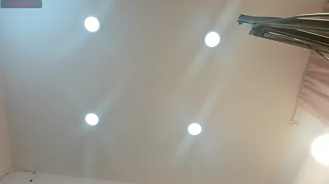 sarita_loven stripchat live cam model