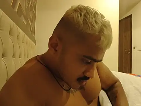 Mrgill09 stripchat live cam model