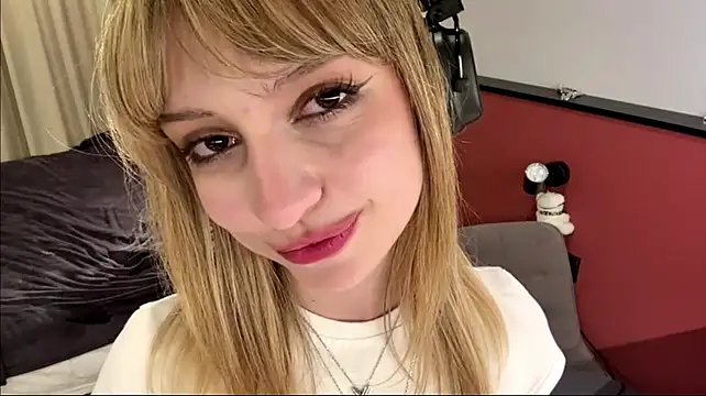 DeenaAshraf stripchat live cam model