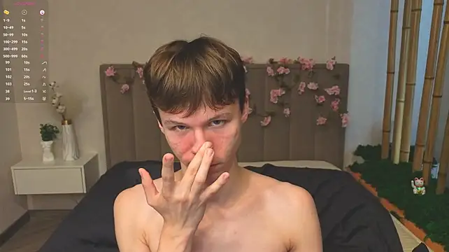 cuMte_boy stripchat live cam model