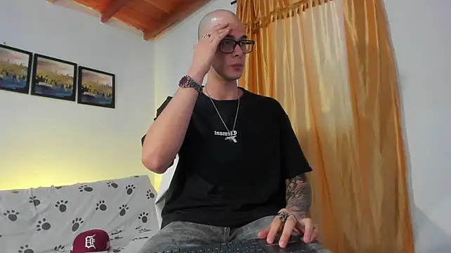 Vlad__night stripchat live cam model