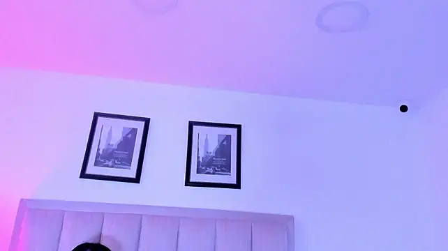 NicolJeans stripchat live cam model