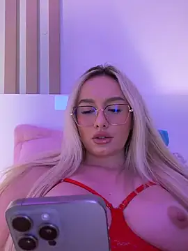 mollyxxx stripchat live cam model