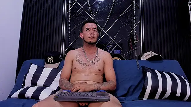 AronCollen stripchat live cam model