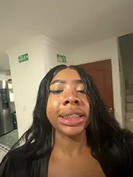 Niyirey1 stripchat live cam model