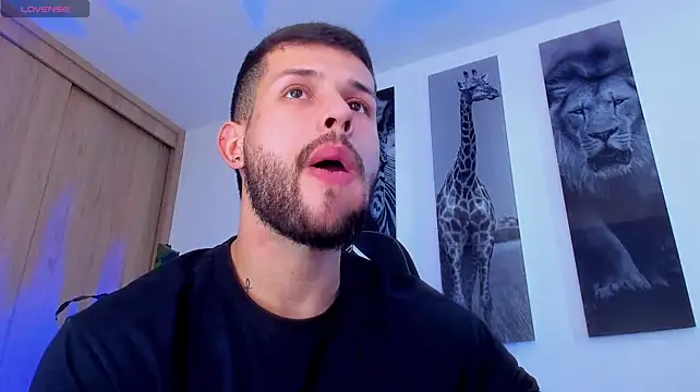 Santos_ramirez1 stripchat live cam model