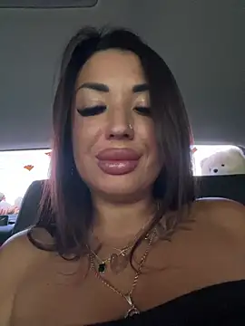 RuslanaXX stripchat live cam model
