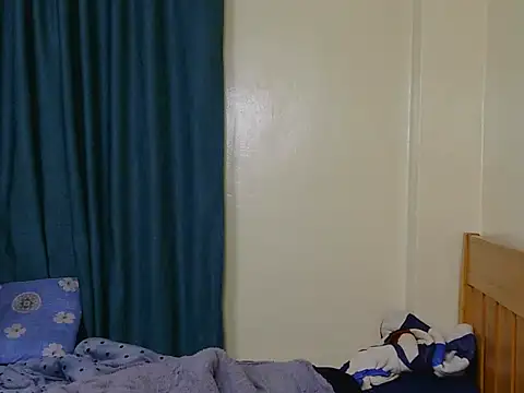 shaannie stripchat live cam model