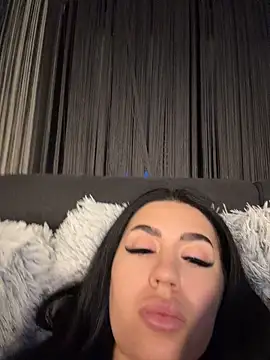 Andrestarr stripchat live cam model