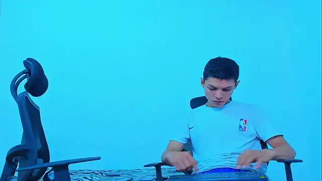 Thomas-Wil stripchat live cam model