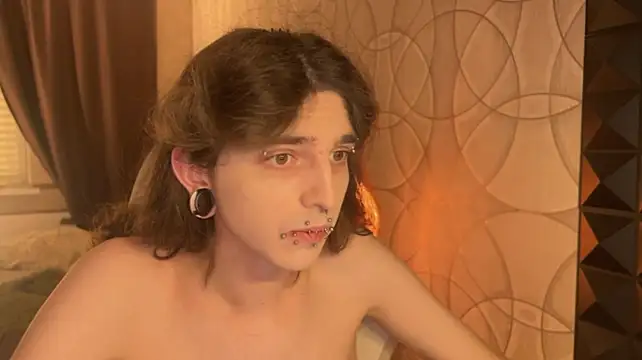 Kriisp stripchat live cam model