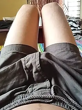 Yummy-BigCock stripchat live cam model