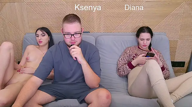 Ksenny stripchat live cam model