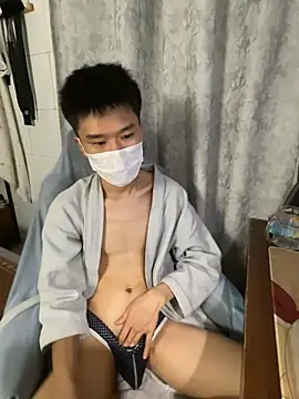 Zhang_yiovo stripchat live cam model