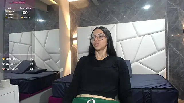 Valeriamoon_3101 stripchat live cam model