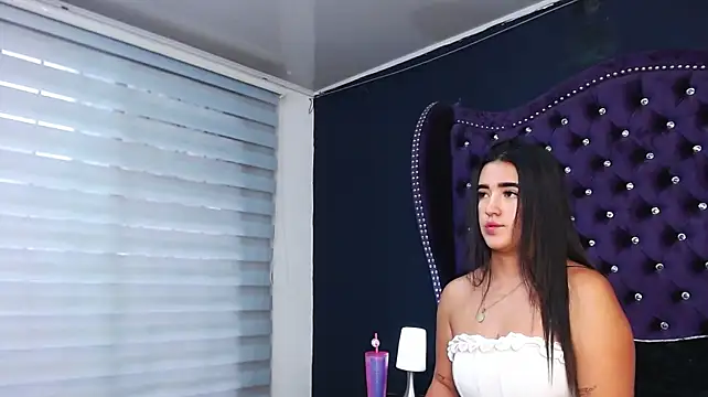 Emmie_lee_ stripchat live cam model
