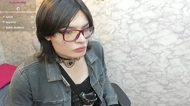 LUZBEL-525 stripchat live cam model