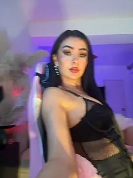 SofiaVoss stripchat live cam model