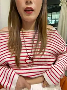 elleShow stripchat live cam model