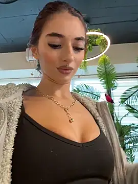 VixenRosse stripchat live cam model