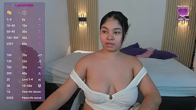 MilaHeat11 stripchat live cam model