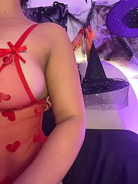NairaFord stripchat live cam model