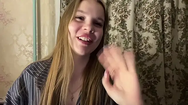 Peekinside stripchat live cam model