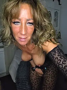 NoraBluee stripchat live cam model