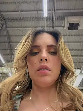 Alirawrz stripchat live cam model